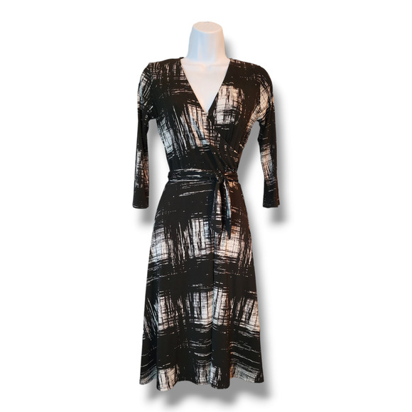 Leota Black & White Abstract Midi Wrap Dress Women’s XS - Picture 2 of 8